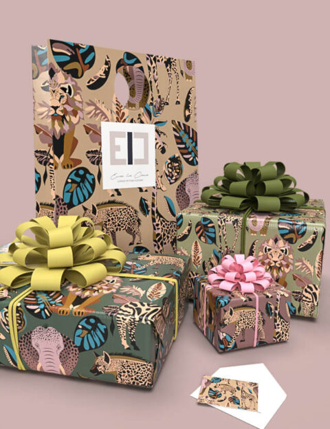 Pattern animali savana delle favole Eva Lo Coco giraffa leone zebra elefante iena foglie wrapping paper